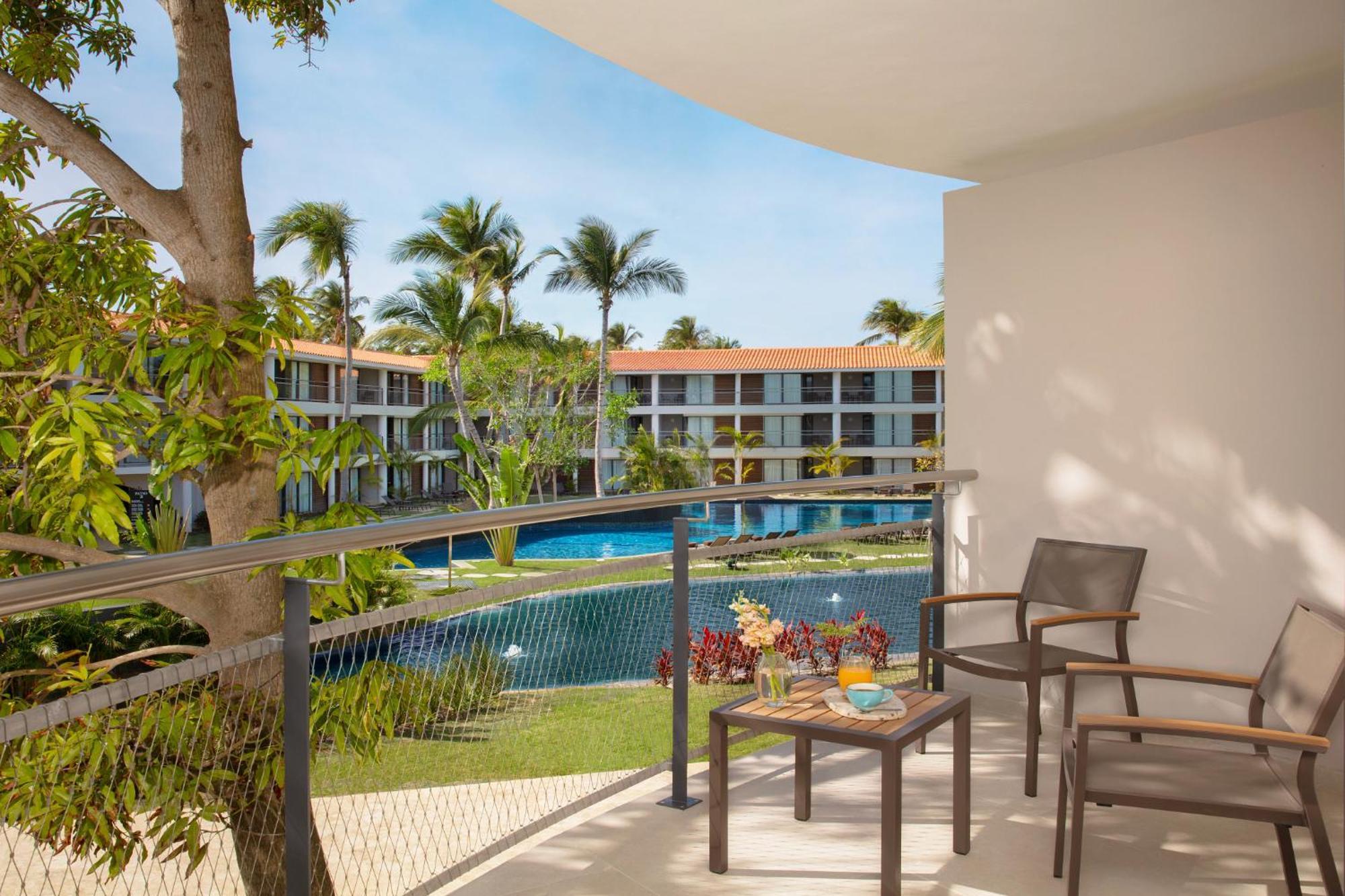 Resort Dreams Flora & 5*
